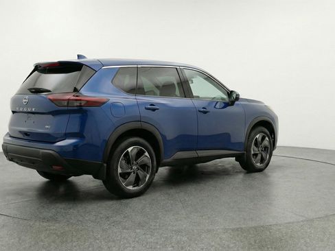 Used 2025 Nissan Rogue SV AWD/4WD image 7