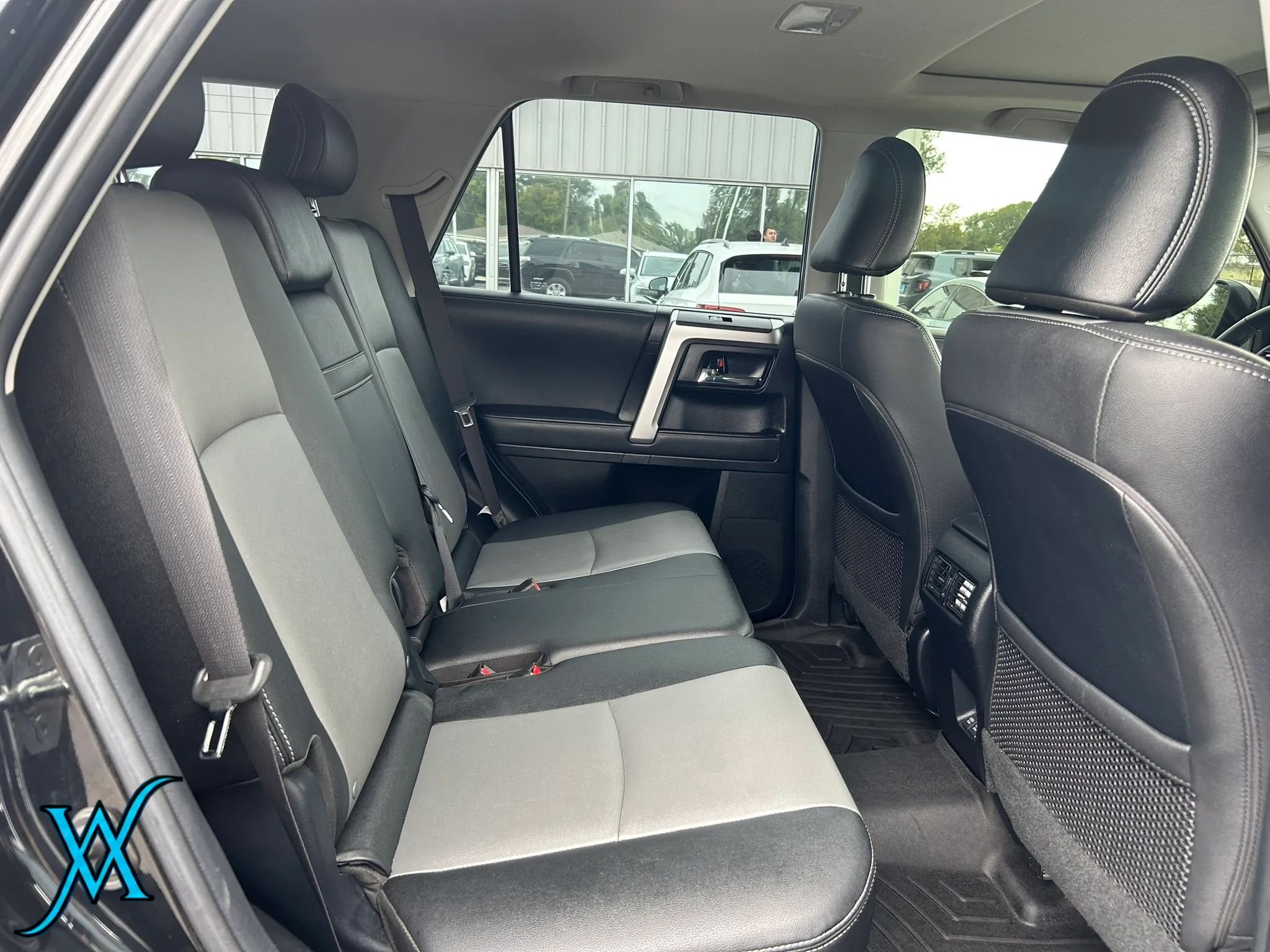 Used 2021 Toyota 4Runner SR5 Premium w/ Moonroof Package AWD/4WD image 22