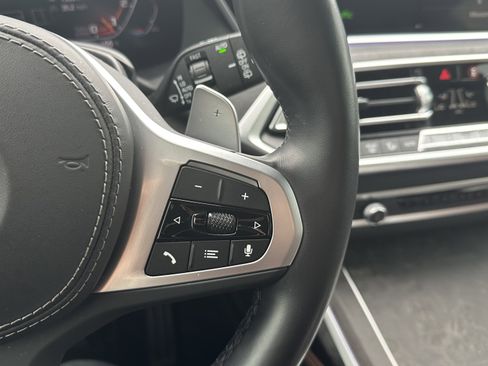 Used 2022 BMW X7 M50i w/ Dynamic Handling Package AWD/4WD image 21