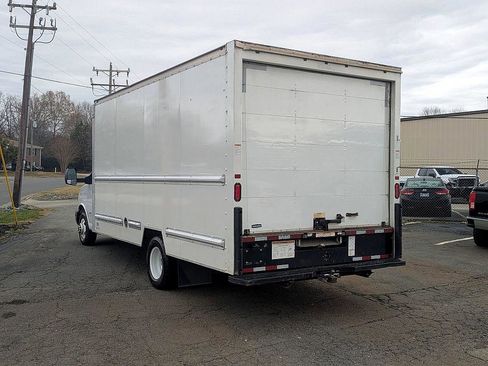 Used 2018 GMC Savana 3500 Extended w/ Driver Convenience Package image 7