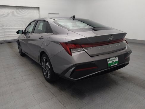 Used 2025 Hyundai Elantra SEL FWD image 5