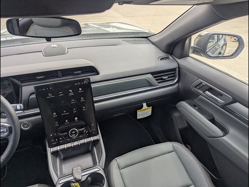 New 2026 GMC Terrain AT4 AWD/4WD image 17