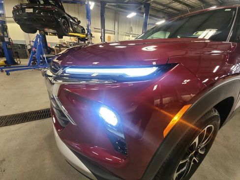 Certified 2024 Chevrolet TrailBlazer LT w/ LT Cold Weather Package AWD/4WD image 30
