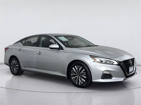 Used 2023 Nissan Altima 2.5 SV FWD image 5