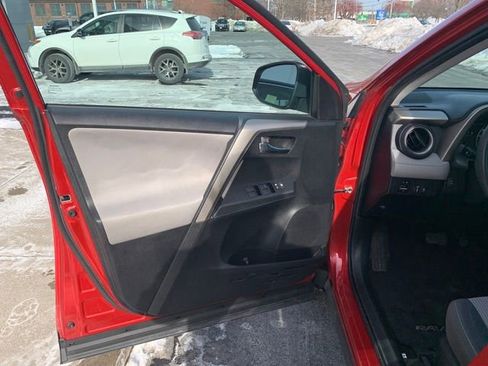 Used 2014 Toyota RAV4 XLE image 11