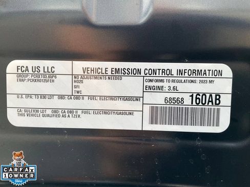 Used 2023 Chrysler Pacifica Limited w/ Uconnect Theater Family Group FWD image 14