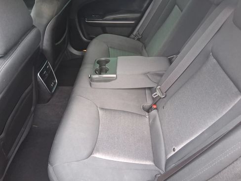 Used 2019 Chrysler 300 Touring AWD/4WD image 16