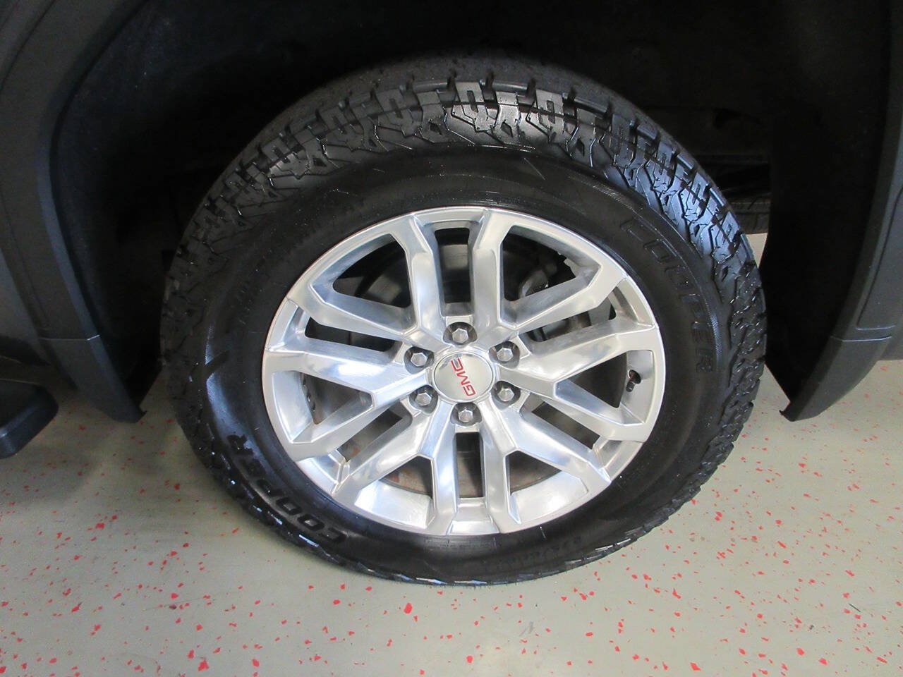 Used 2019 GMC Sierra 1500 SLT w/ SLT Premium Package AWD/4WD image 18