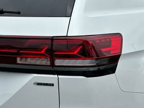 New 2024 Volkswagen Atlas Peak Edition SEL image 26
