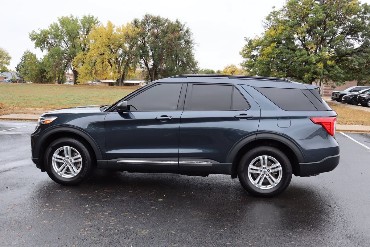Used 2022 Ford Explorer XLT w/ Equipment Group 202A AWD/4WD image 9