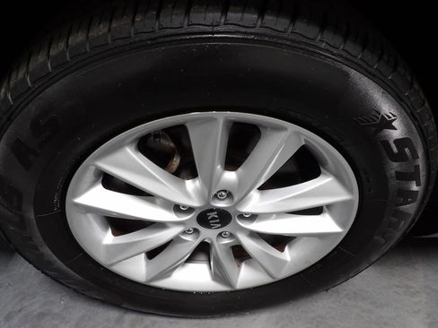 Used 2020 Kia Sorento AWD V6 image 26