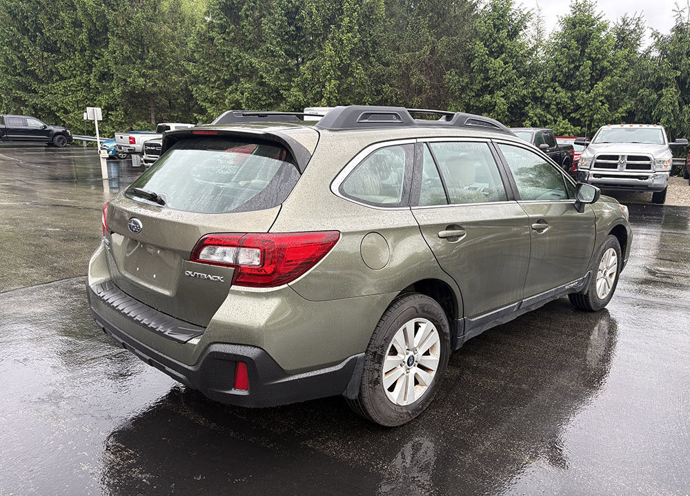 Used 2018 Subaru Outback 2.5i AWD/4WD image 3