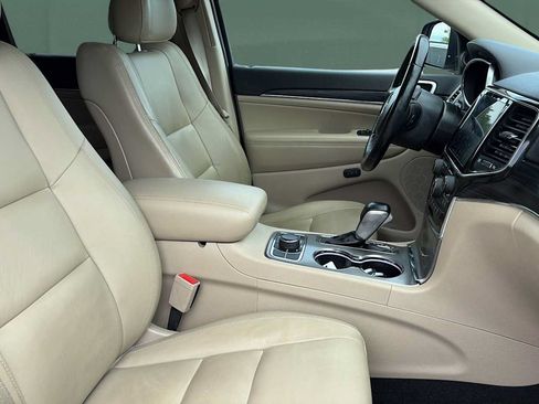 Used 2021 Jeep Grand Cherokee Limited AWD/4WD image 29
