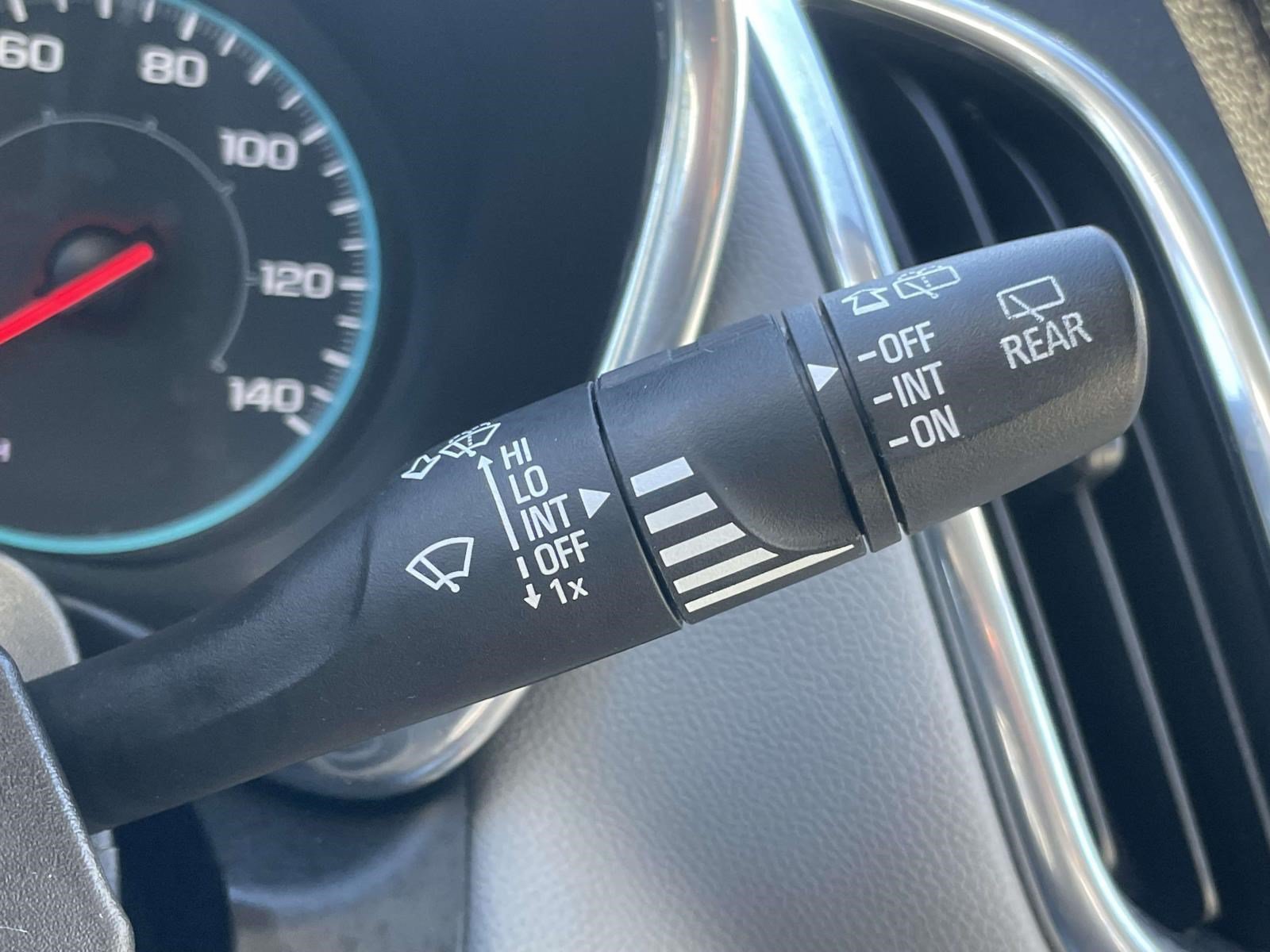 Used 2019 Chevrolet Equinox LS FWD image 23
