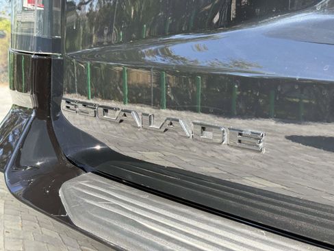 Used 2026 Cadillac Escalade Platinum Sport w/ LPO, ONYX Package image 21