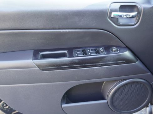 Used 2015 Jeep Compass Sport image 15