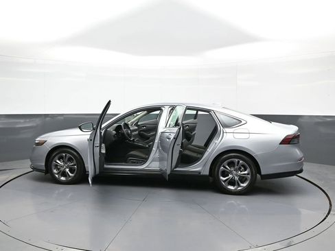 Used 2024 Honda Accord EX image 43