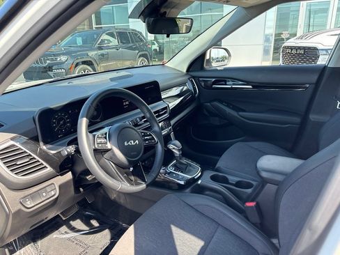 Used 2024 Kia Seltos S AWD/4WD image 14