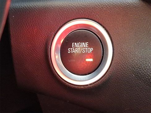 Used 2024 GMC Terrain SLT image 23