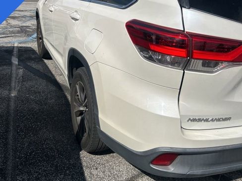 Used 2017 Toyota Highlander LE FWD image 21