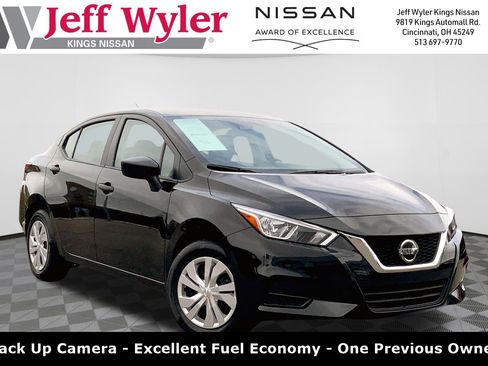 Used 2022 Nissan Versa S image 1