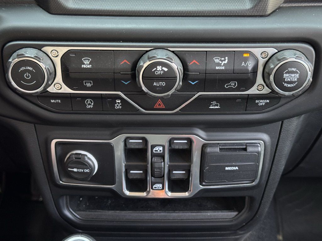 Used 2021 Jeep Gladiator Overland w/ Popular Equipment Package AWD/4WD image 19