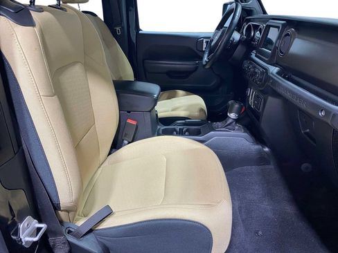 Used 2021 Jeep Wrangler Sport AWD/4WD image 12