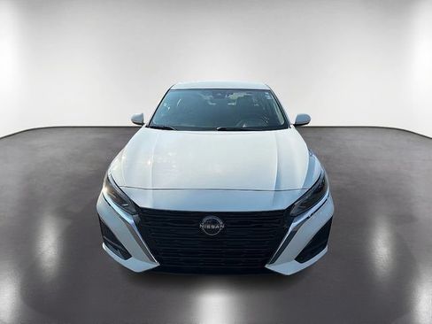 Used 2023 Nissan Altima 2.5 S FWD image 2