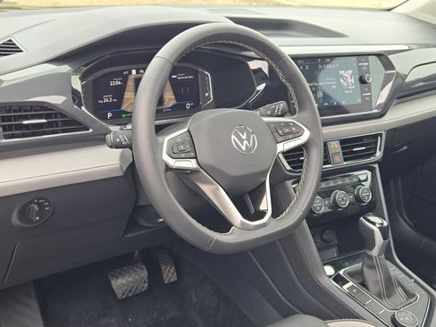 Used 2023 Volkswagen Taos SEL AWD/4WD image 24