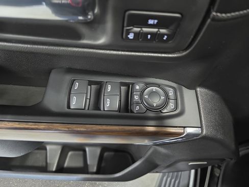 Used 2023 Chevrolet Silverado 2500 High Country image 26
