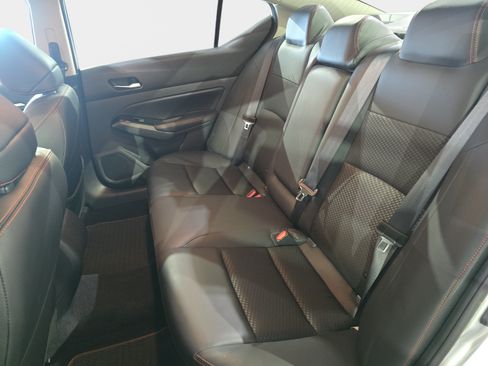 Used 2023 Nissan Altima 2.5 SR FWD image 11
