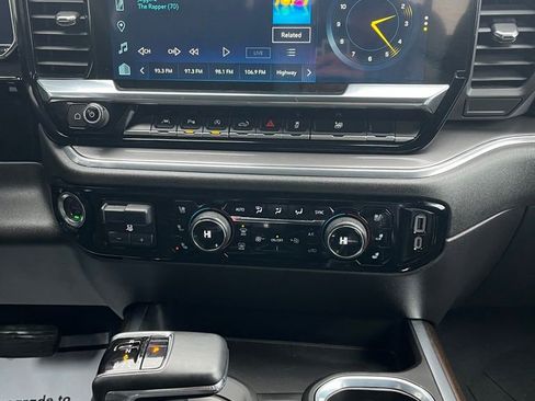 Used 2024 Chevrolet Silverado 1500 High Country w/ Technology Package image 17