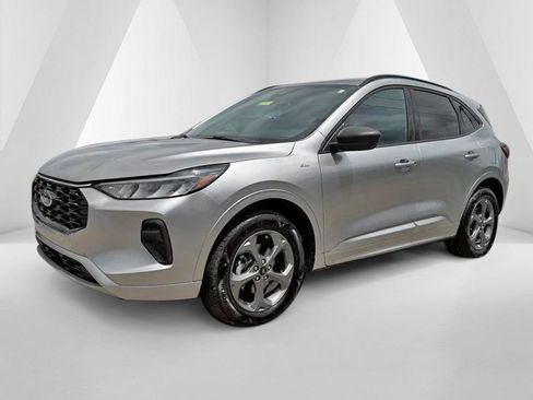 Used 2023 Ford Escape ST-Line w/ Tech Pack #1 AWD/4WD image 3