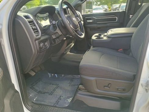 Used 2024 RAM 2500 Big Horn w/ Sport Appearance Package AWD/4WD image 25