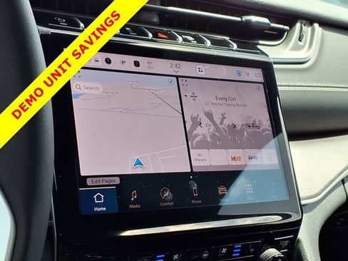 New 2025 Jeep Grand Cherokee L Limited w/ Luxury Tech Group II image 8