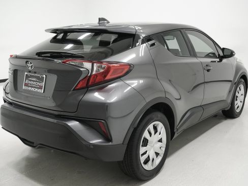 Used 2019 Toyota C-HR image 4