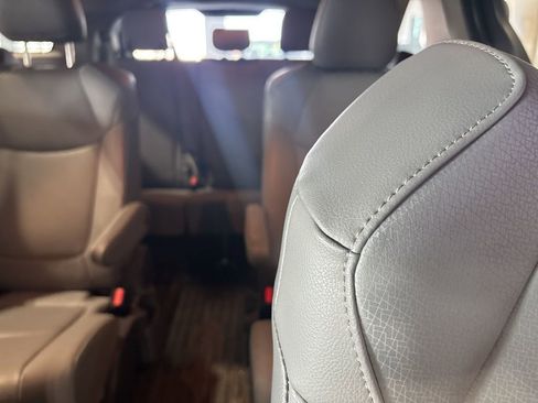 Used 2022 Toyota Sienna XLE image 11