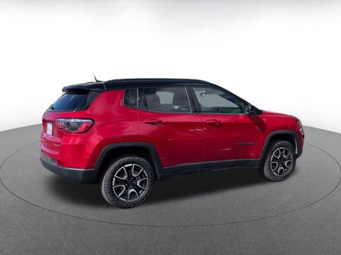Used 2025 Jeep Compass Trailhawk image 15