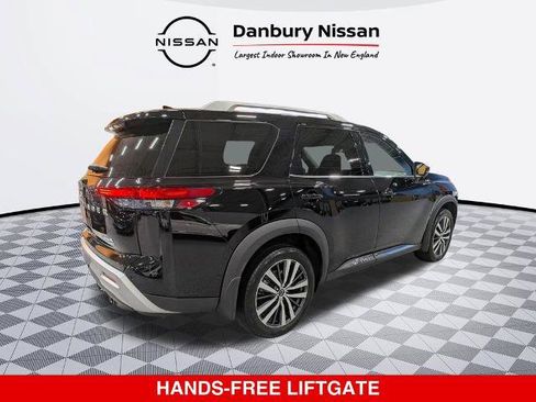 Certified 2022 Nissan Pathfinder Platinum w/ Cargo Package AWD/4WD image 4