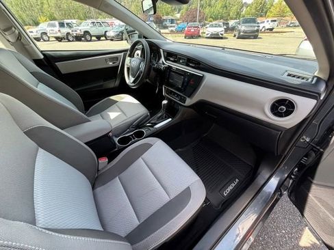 Used 2018 Toyota Corolla LE image 16