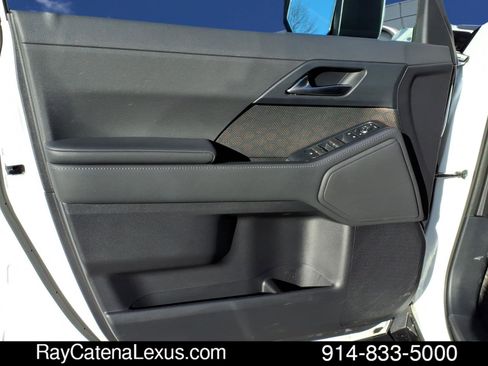 Certified 2024 Lexus GX 550 w/ Cold Area Package image 10