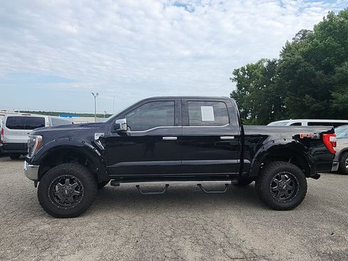 Used 2021 Ford F150 Lariat w/ Equipment Group 502A High AWD/4WD image 2