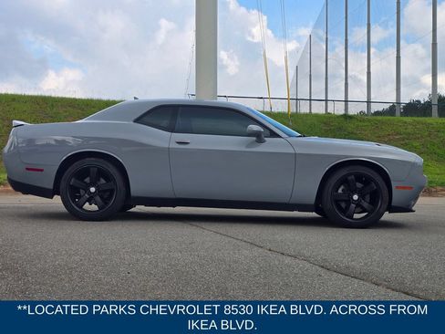 Used 2020 Dodge Challenger SXT w/ Plus Package RWD image 2