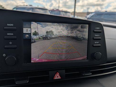 Certified 2025 Hyundai Elantra Sport FWD image 17