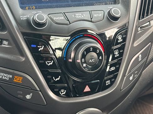 Used 2015 Hyundai Veloster Turbo FWD image 30