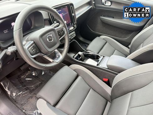 Used 2024 Volvo XC40 Recharge Core AWD/4WD image 4