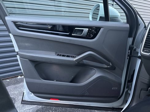 Certified 2019 Porsche Cayenne image 18