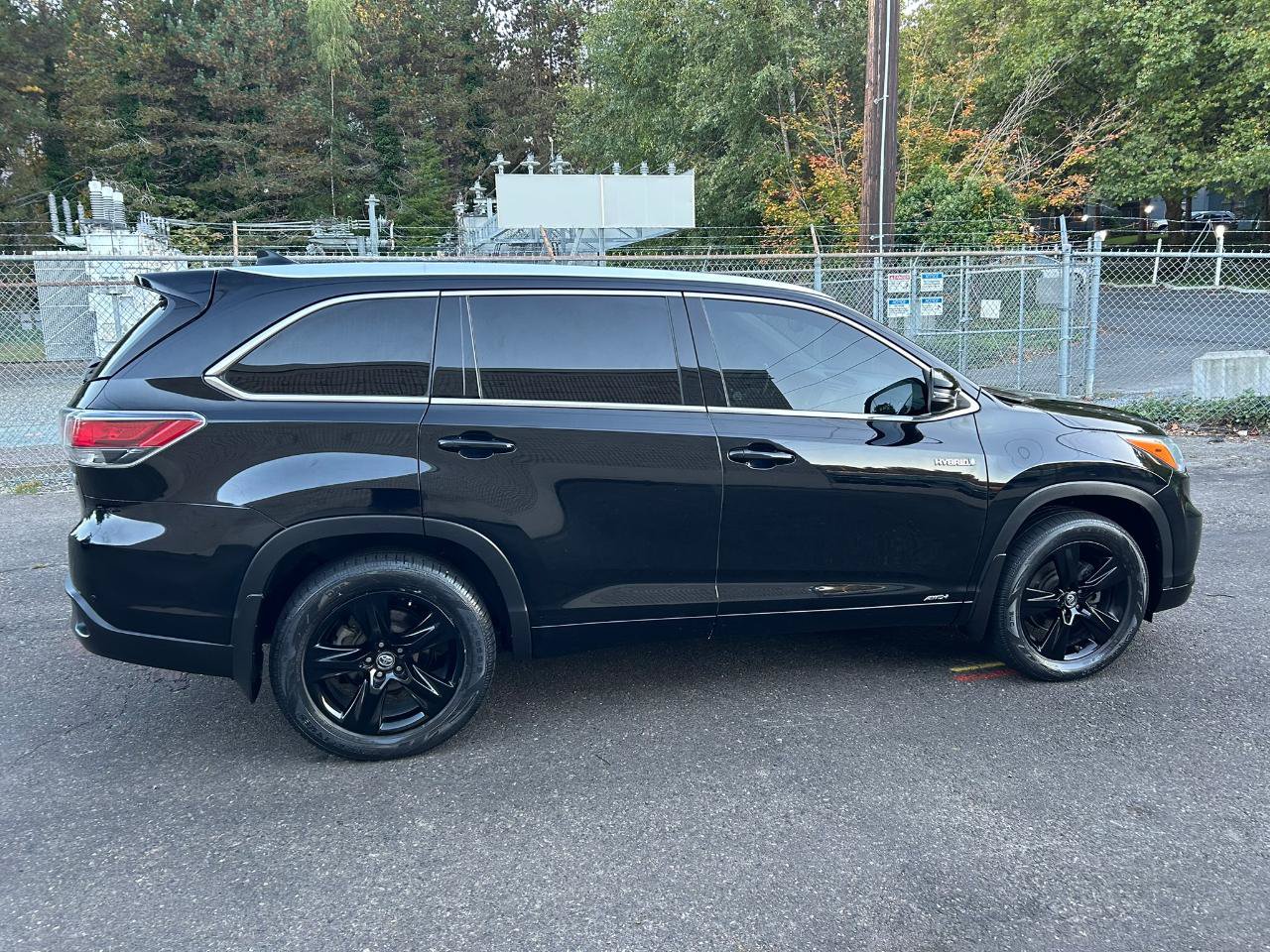 Used 2016 Toyota Highlander Limited AWD/4WD image 4
