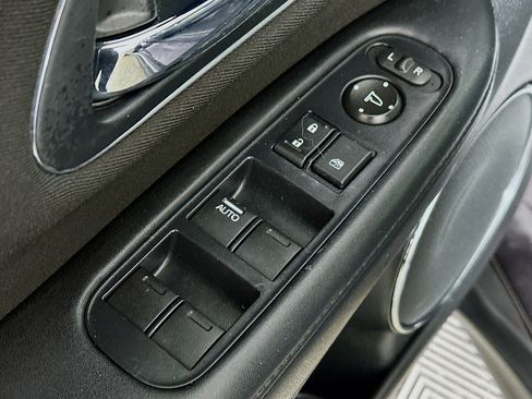 Used 2016 Honda HR-V EX image 17