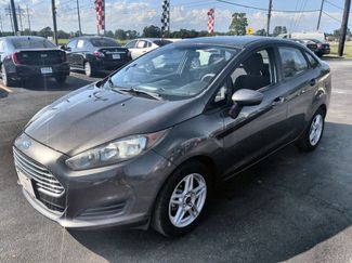 Used 2017 Ford Fiesta SE FWD video 1